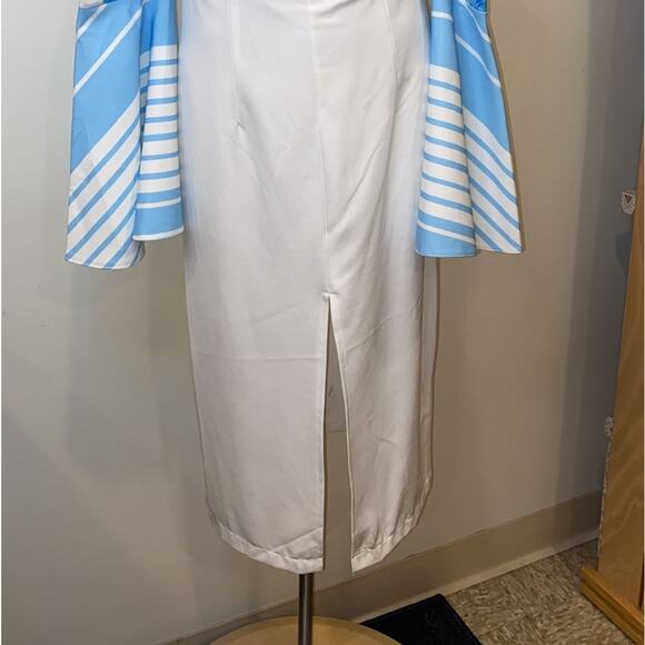 La Patean White With Blue Flowers Dress - Picture 10 of 14